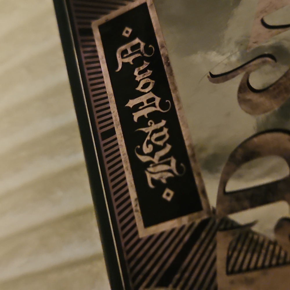 Kat Von D Innerstellar Palette with Black and Silver Design - Picture 4 of 5